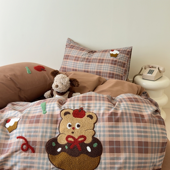 91家纺网 家纺一手货源 找家纺 锦觅 2025秋冬A类数码印花全棉纯棉磨毛绣花保暖四件套 奶油小熊