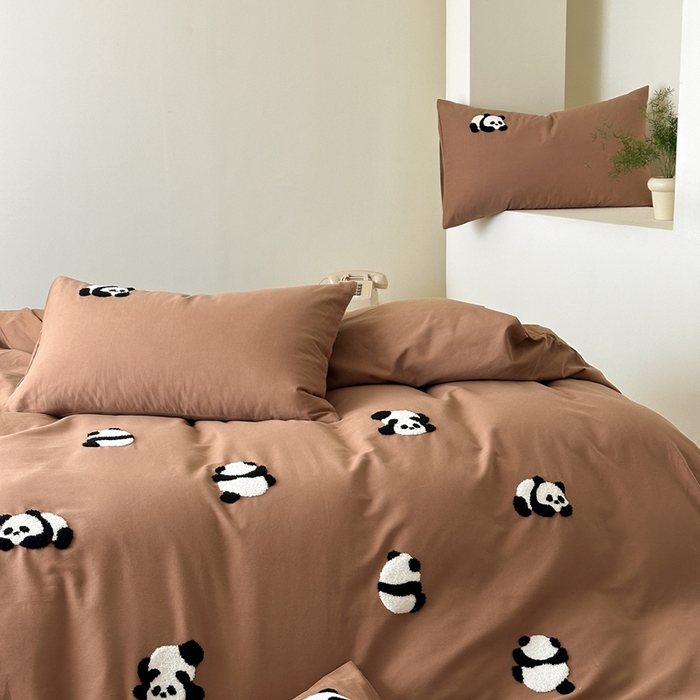 91家纺网 家纺一手货源 找家纺 锦觅 2025秋冬A类数码印花全棉纯棉磨毛绣花保暖四件套 熊猫宝贝