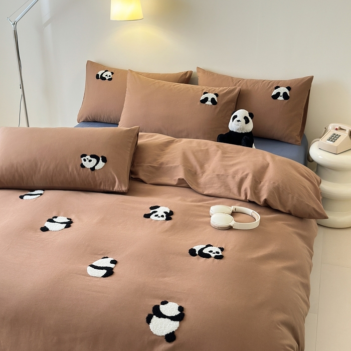 91家纺网 家纺一手货源 找家纺 锦觅 2025秋冬A类数码印花全棉纯棉磨毛绣花保暖四件套 熊猫宝贝