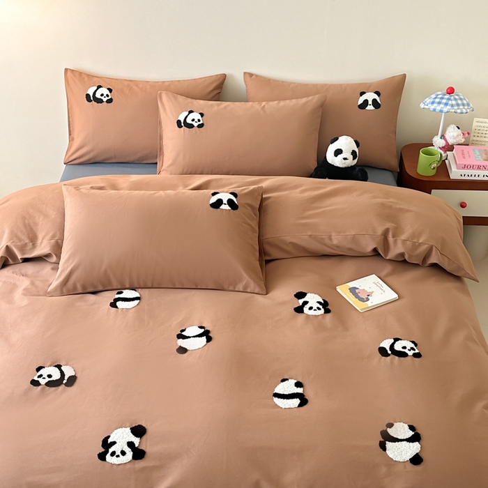 91家纺网 家纺一手货源 找家纺 锦觅 2025秋冬A类数码印花全棉纯棉磨毛绣花保暖四件套 熊猫宝贝