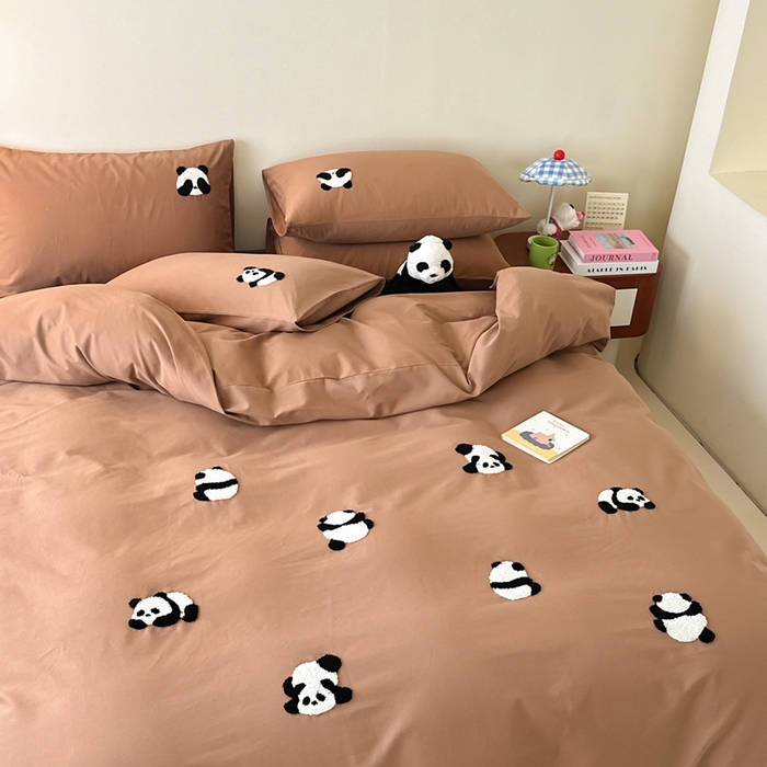 91家纺网 家纺一手货源 找家纺 锦觅 2025秋冬A类数码印花全棉纯棉磨毛绣花保暖四件套 熊猫宝贝