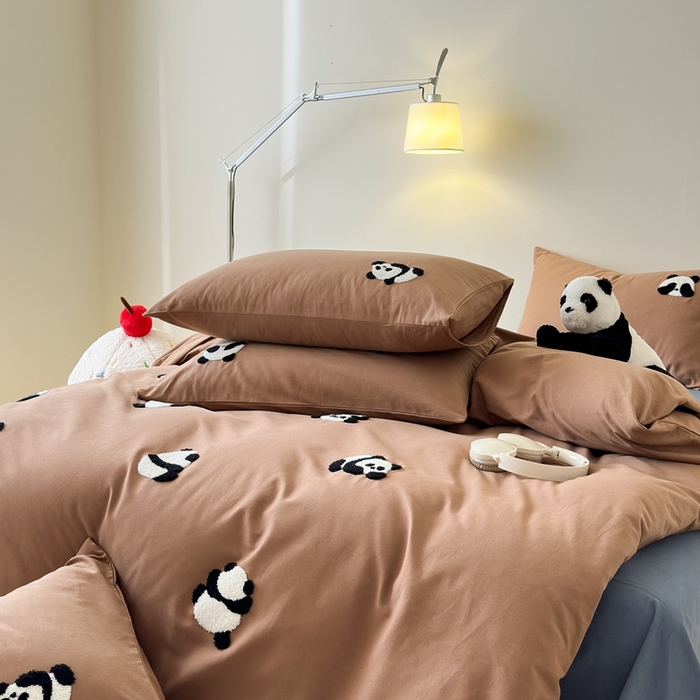 91家纺网 家纺一手货源 找家纺 锦觅 2025秋冬A类数码印花全棉纯棉磨毛绣花保暖四件套 熊猫宝贝