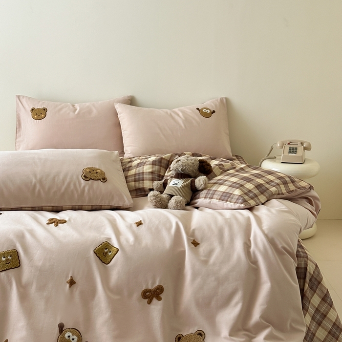 91家纺网 家纺一手货源 找家纺 锦觅 2025秋冬A类数码印花全棉纯棉磨毛绣花保暖四件套 欢乐小熊