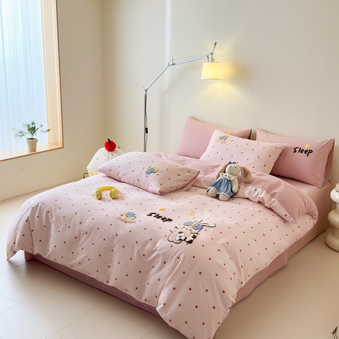 91家纺网 家纺一手货源 找家纺 锦觅 2025秋冬A类数码印花全棉纯棉磨毛绣花保暖四件套 贪睡兔兔