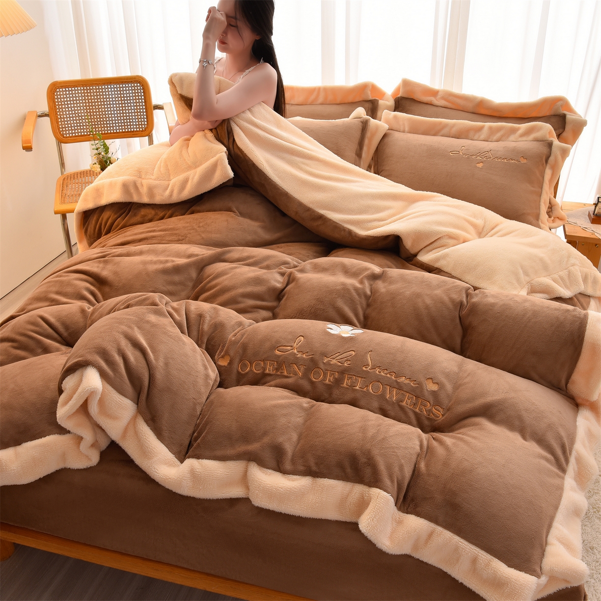 91家纺网 家纺一手货源 找家纺 笙意 新款牛奶绒刺绣四件套-繁花系列 繁花-摩卡棕