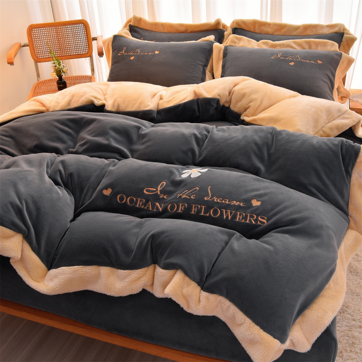 91家纺网 家纺一手货源 找家纺 笙意 新款牛奶绒刺绣四件套-繁花系列 繁花-绅士灰