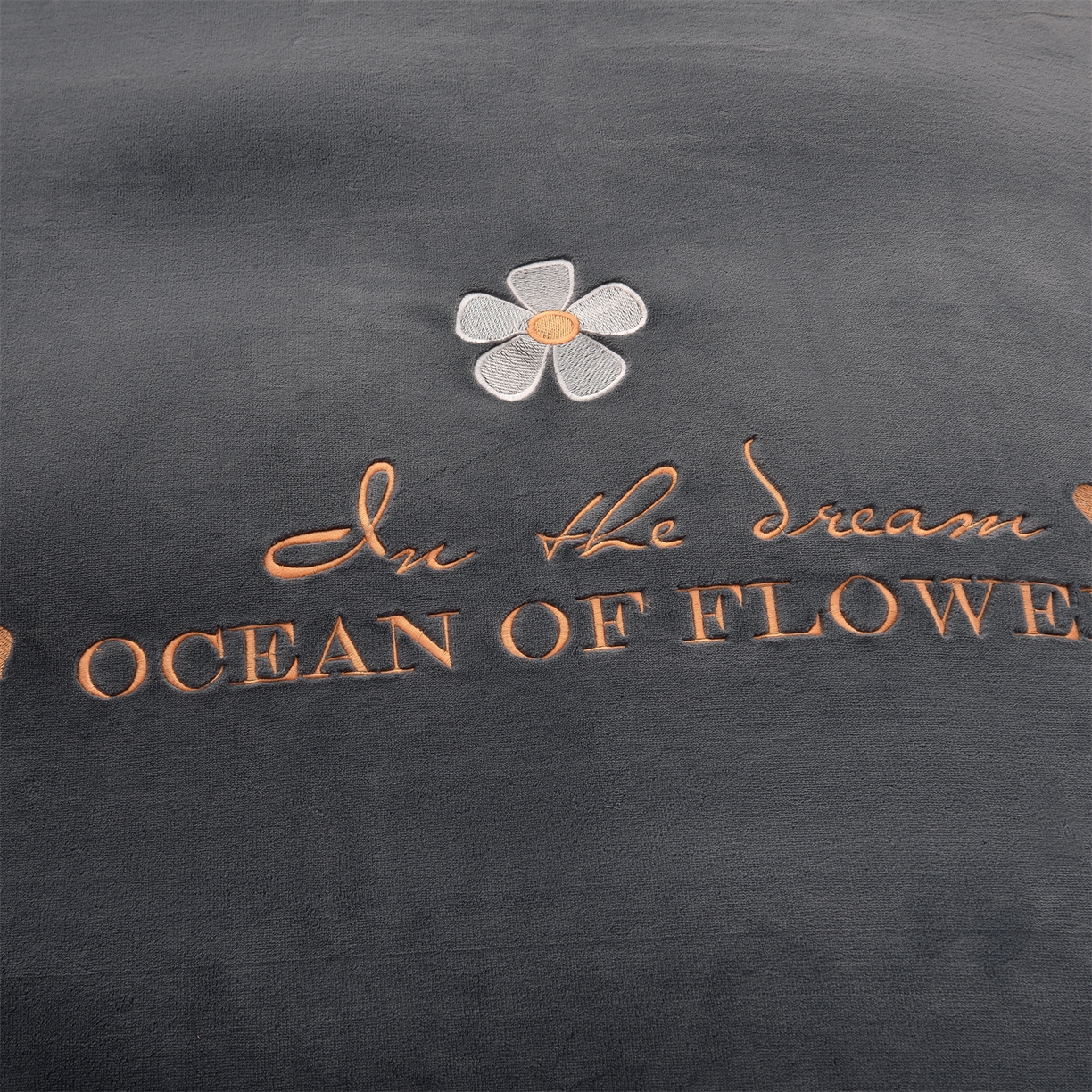 91家纺网 家纺一手货源 找家纺 笙意 新款牛奶绒刺绣四件套-繁花系列 繁花-绅士灰