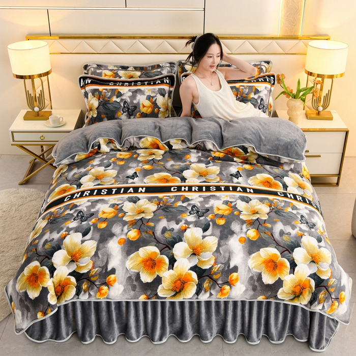 91家纺网 家纺一手货源 找家纺 曼尼家纺 2025新款7斤高克重牛奶绒四件套 花满庭