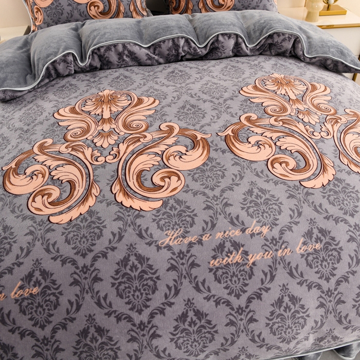 91家纺网 家纺一手货源 找家纺 曼尼家纺 2025新款7斤高克重牛奶绒四件套 浪漫灰