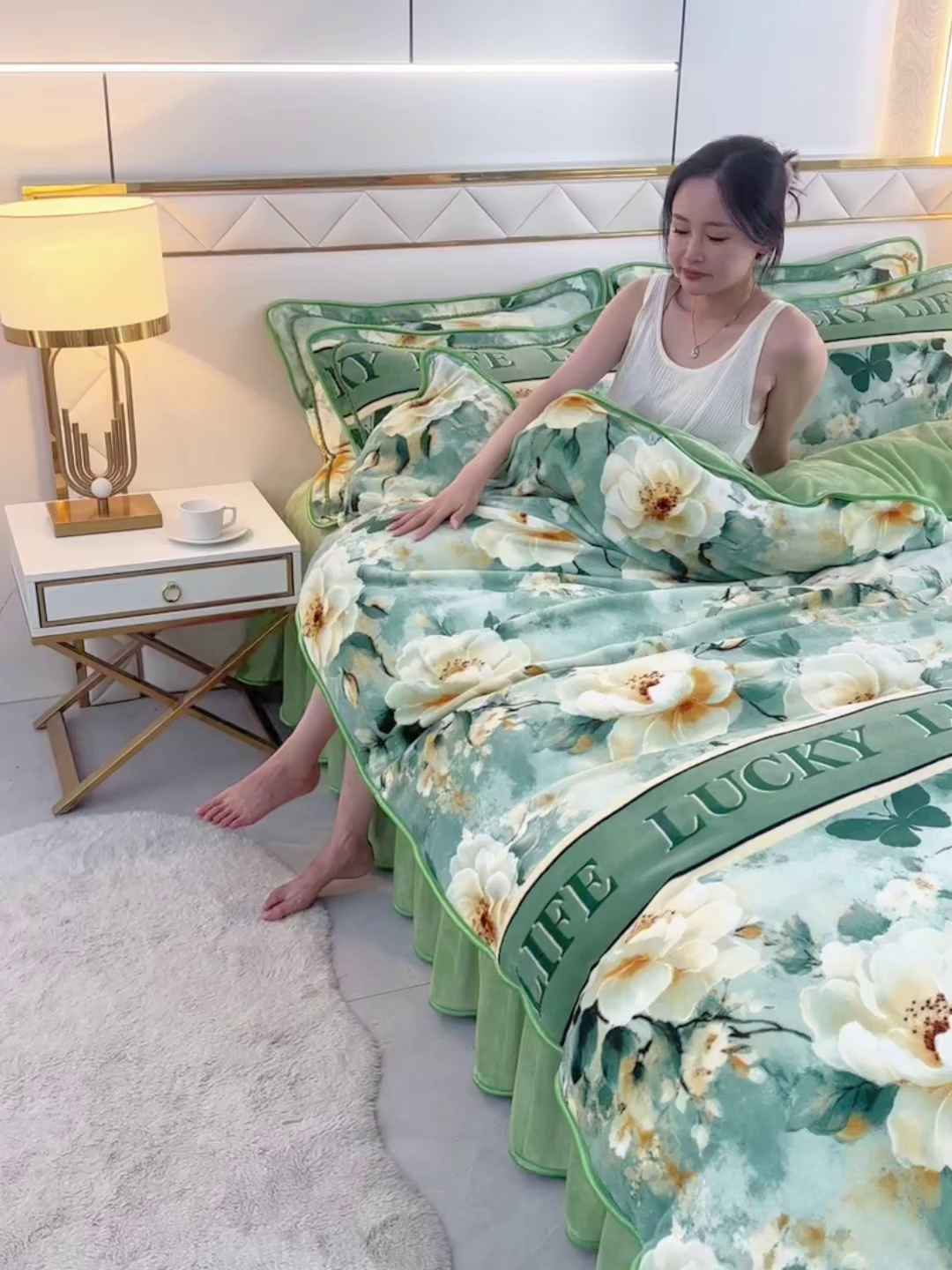 91家纺网 家纺一手货源 找家纺 曼尼家纺 2025新款7斤高克重牛奶绒四件套 繁华似锦