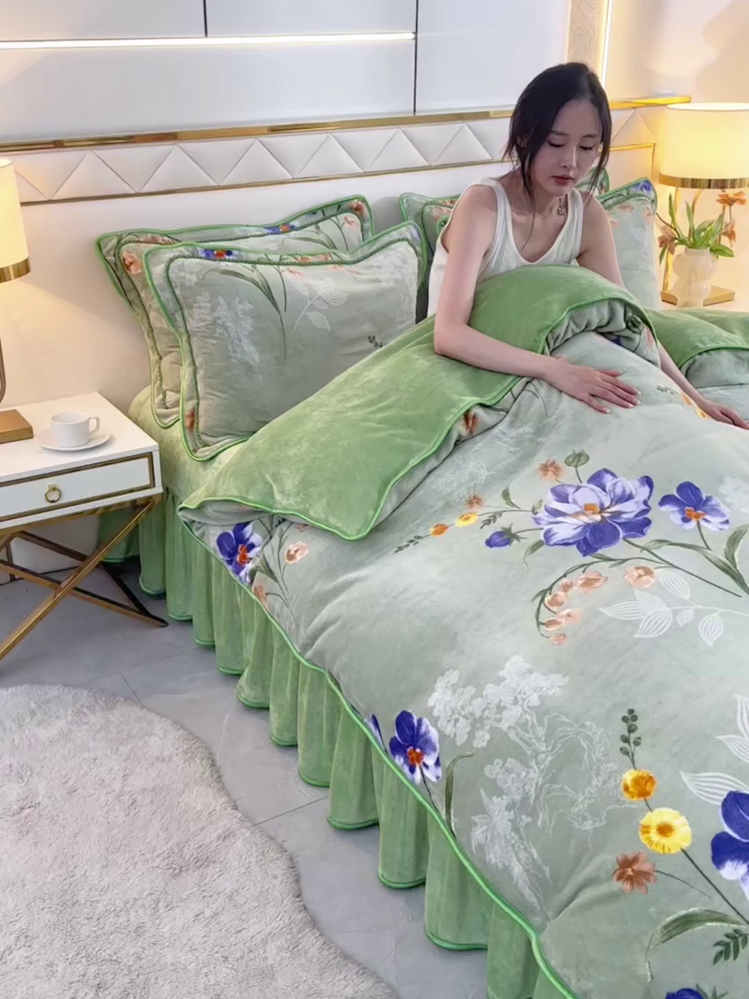 91家纺网 家纺一手货源 找家纺 曼尼家纺 2025新款7斤高克重牛奶绒四件套 花样情怀