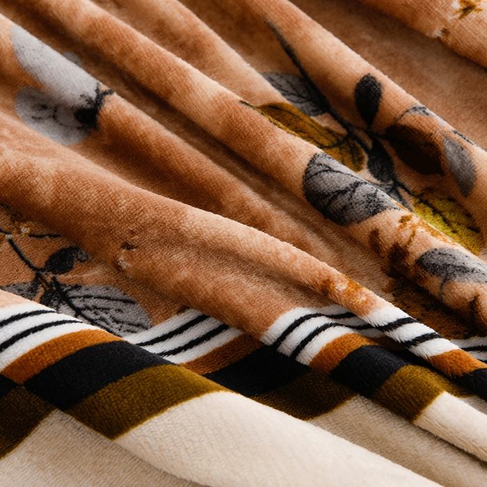 91家纺网 家纺一手货源 找家纺 曼尼家纺 2025新款7斤高克重牛奶绒四件套 花开富贵