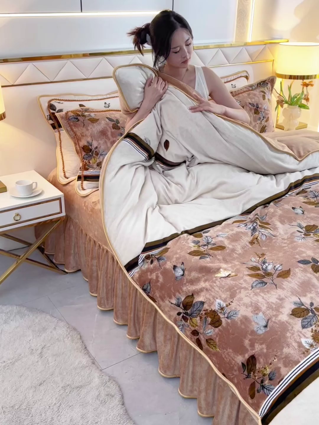 91家纺网 家纺一手货源 找家纺 曼尼家纺 2025新款7斤高克重牛奶绒四件套 花开富贵