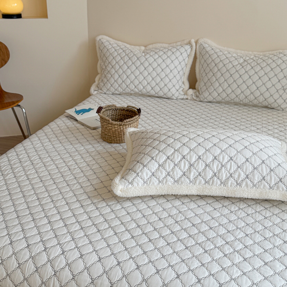 91家纺网 家纺一手货源 找家纺 （总）漫调家纺 2025新款全棉ins风蝴蝶结韩系奶油花边床盖三件套