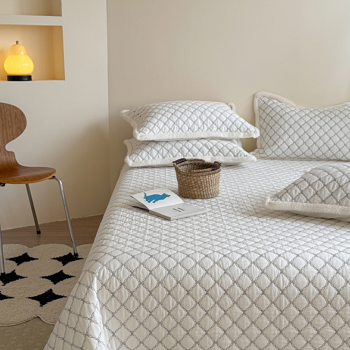 91家纺网 家纺一手货源 找家纺 漫调家纺 2025新款全棉ins风蝴蝶结韩系奶油花边床盖三件套 奶油白