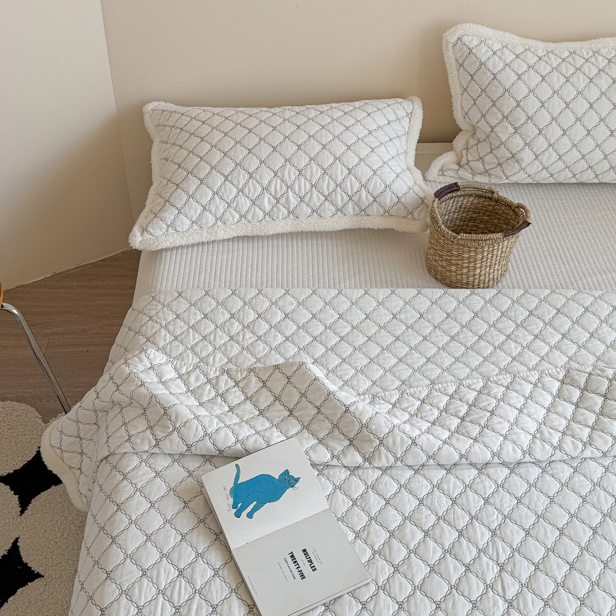 91家纺网 家纺一手货源 找家纺 漫调家纺 2025新款全棉ins风蝴蝶结韩系奶油花边床盖三件套 奶油白