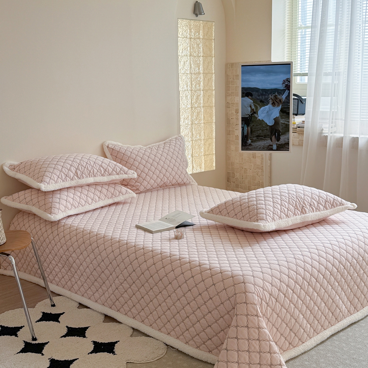 91家纺网 家纺一手货源 找家纺 漫调家纺 2025新款全棉ins风蝴蝶结韩系奶油花边床盖三件套 奶油粉