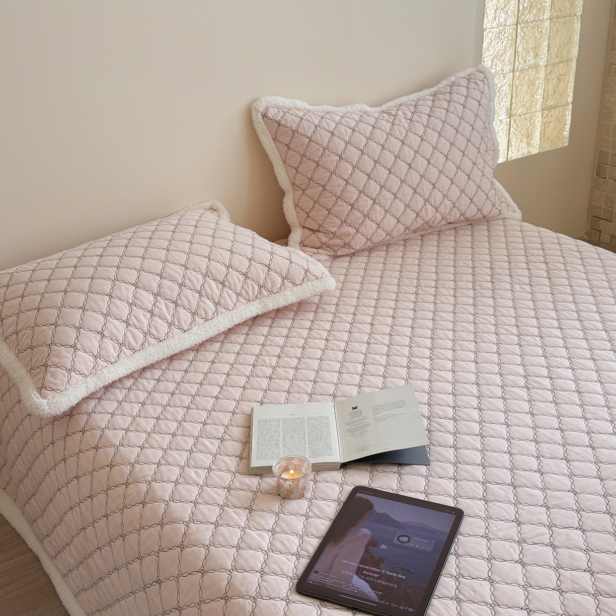 91家纺网 家纺一手货源 找家纺 漫调家纺 2025新款全棉ins风蝴蝶结韩系奶油花边床盖三件套 奶油粉