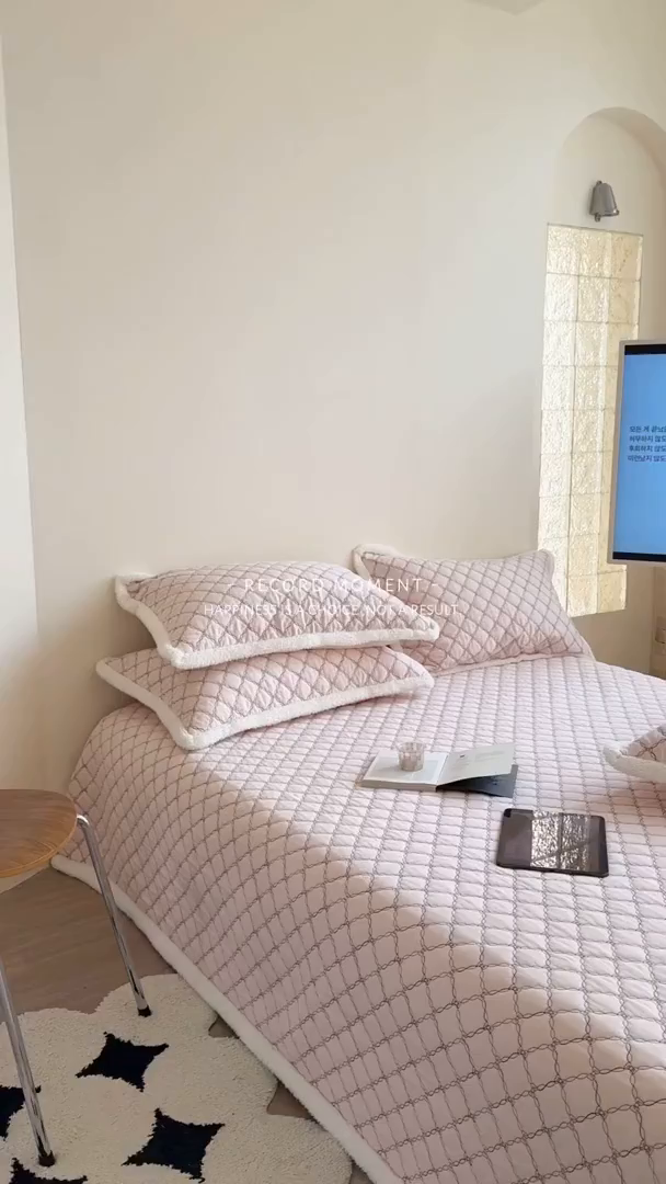 91家纺网 家纺一手货源 找家纺 漫调家纺 2025新款全棉ins风蝴蝶结韩系奶油花边床盖三件套 奶油粉