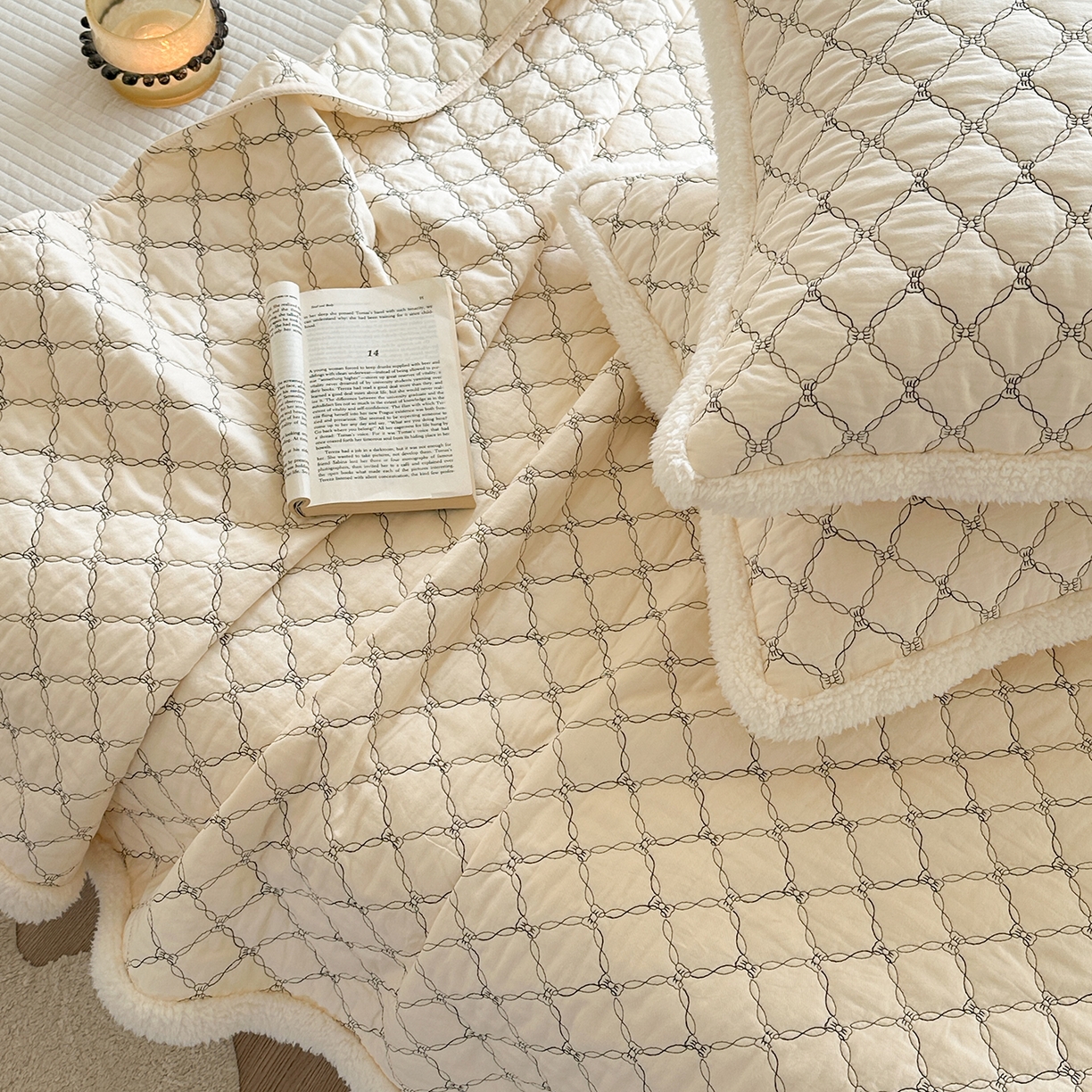 91家纺网 家纺一手货源 找家纺 漫调家纺 2025新款全棉ins风蝴蝶结韩系奶油花边床盖三件套 奶油杏