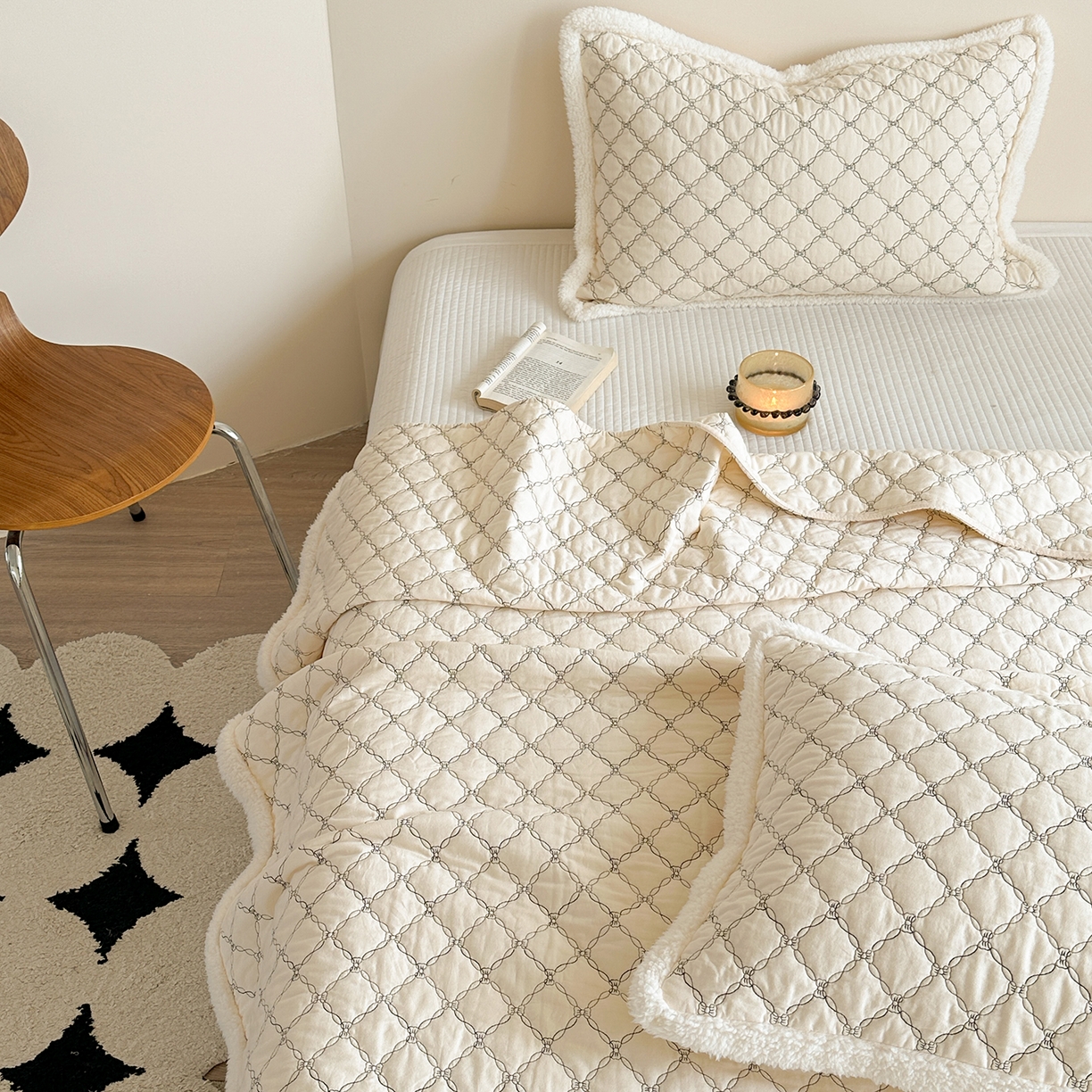 91家纺网 家纺一手货源 找家纺 漫调家纺 2025新款全棉ins风蝴蝶结韩系奶油花边床盖三件套 奶油杏