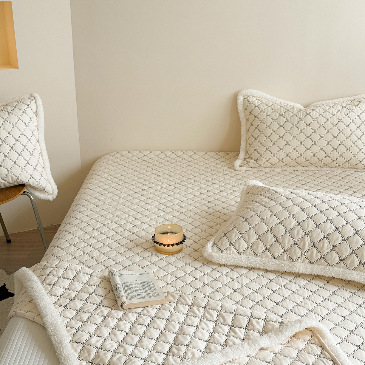 91家纺网 家纺一手货源 找家纺 漫调家纺 2025新款全棉ins风蝴蝶结韩系奶油花边床盖三件套 奶油杏