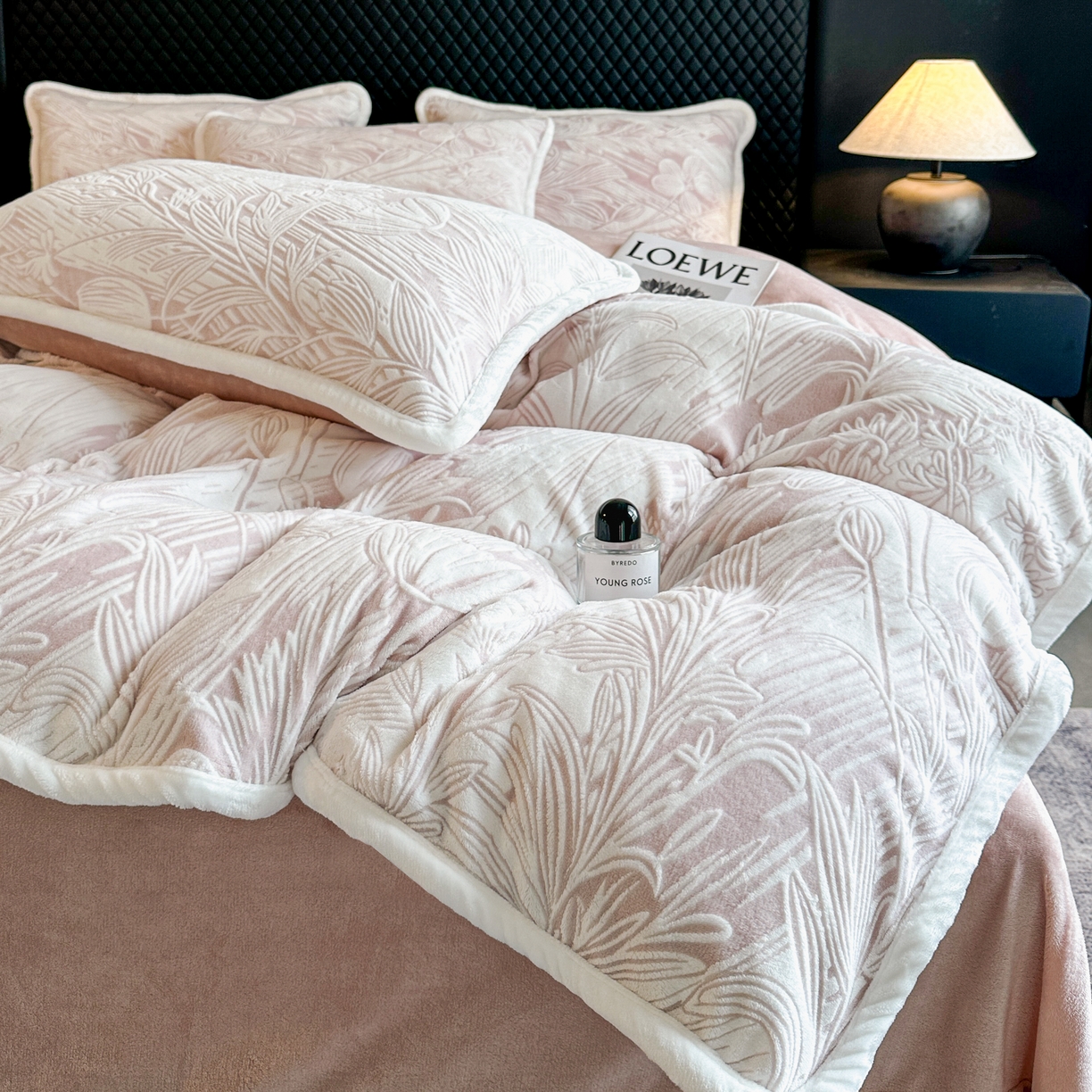 91家纺网 家纺一手货源 找家纺 （总）诺梵 2025新款8斤立体雕花牛奶绒四件套_控价标准高于139，加大高于149