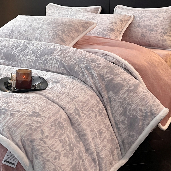 91家纺网 家纺一手货源 找家纺 （总）诺梵 2025新款8斤立体雕花牛奶绒四件套_控价标准高于139，加大高于149