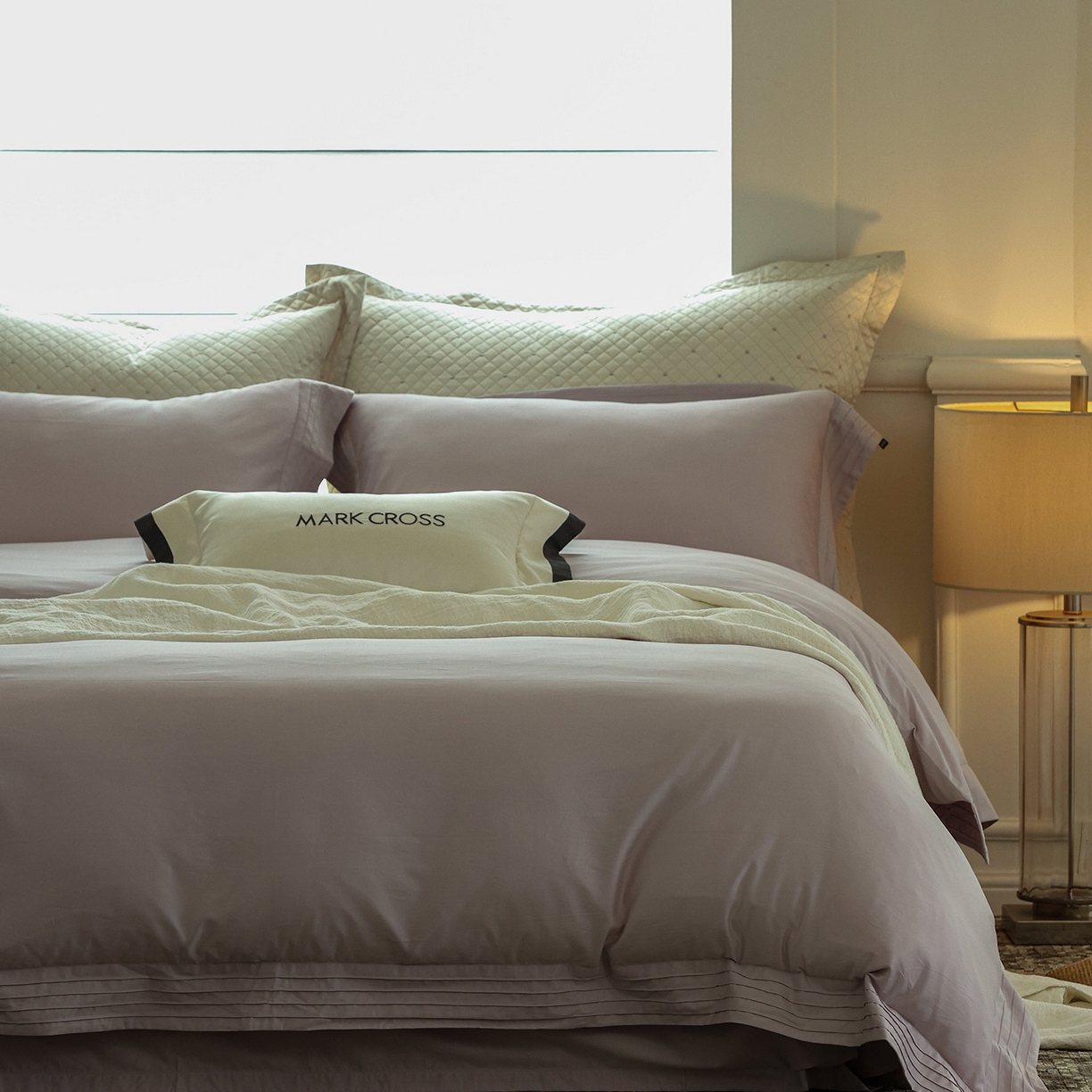 91家纺网 家纺一手货源 找家纺 佳汐蓝家纺 2025新款静奢简约高级质感超细旦天丝棉磨毛系列四件套-热可可 蒙太奇-风信紫