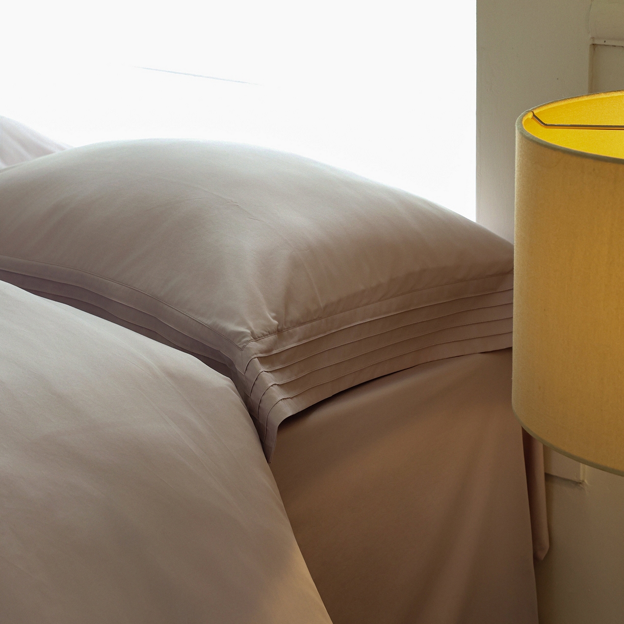 91家纺网 家纺一手货源 找家纺 佳汐蓝家纺 2025新款静奢简约高级质感超细旦天丝棉磨毛系列四件套-热可可 蒙太奇-风信紫