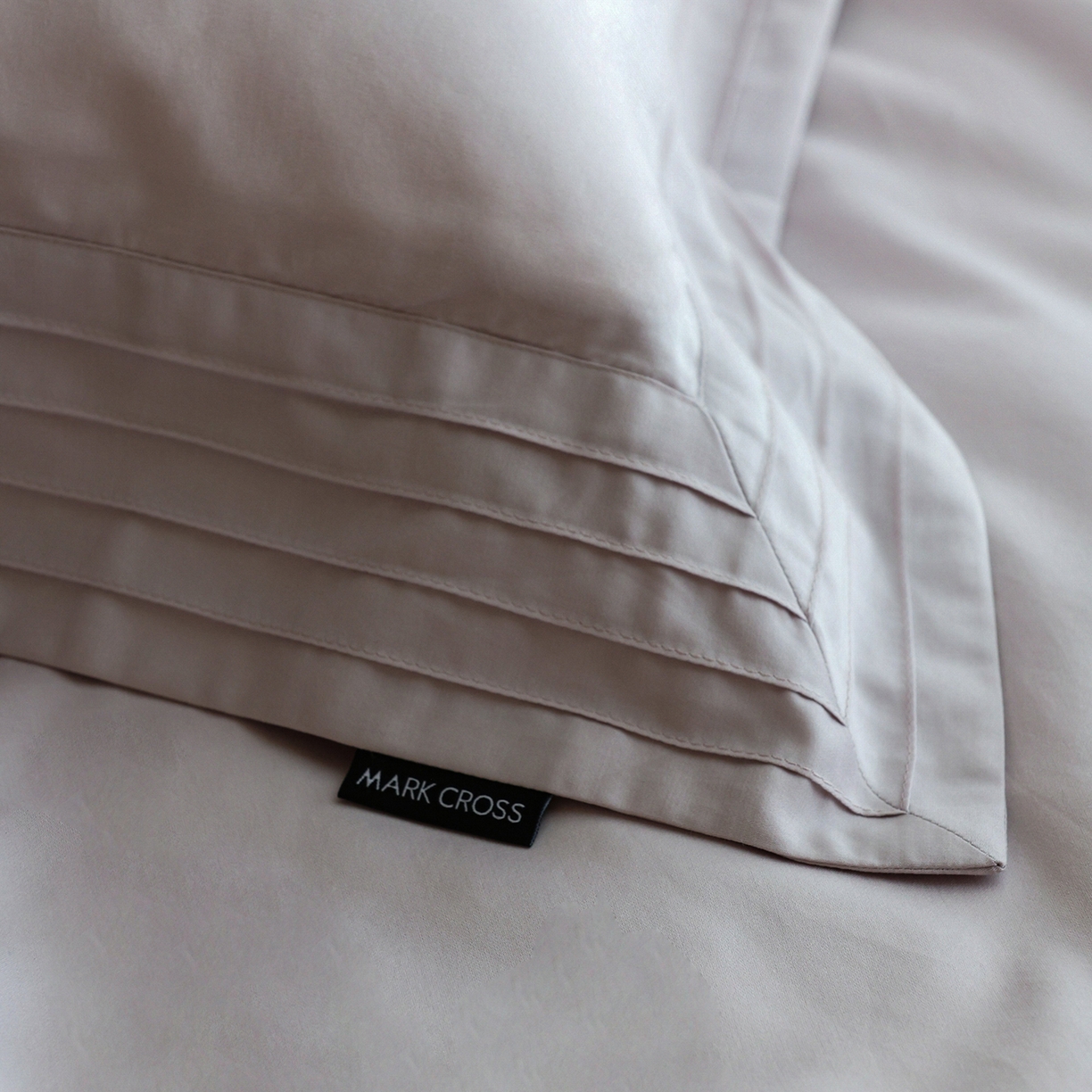 91家纺网 家纺一手货源 找家纺 佳汐蓝家纺 2025新款静奢简约高级质感超细旦天丝棉磨毛系列四件套-热可可 蒙太奇-风信紫