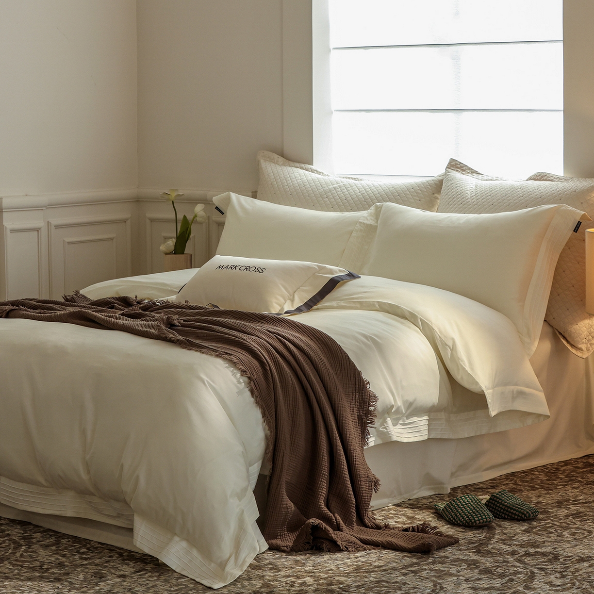 91家纺网 家纺一手货源 找家纺 佳汐蓝家纺 2025新款静奢简约高级质感超细旦天丝棉磨毛系列四件套-热可可 蒙太奇-古董白