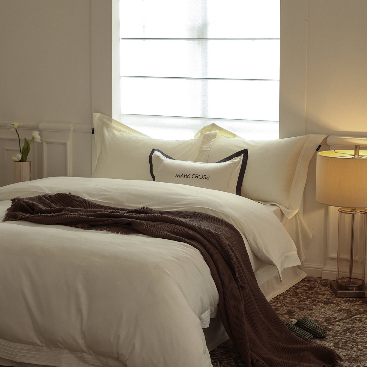 91家纺网 家纺一手货源 找家纺 佳汐蓝家纺 2025新款静奢简约高级质感超细旦天丝棉磨毛系列四件套-热可可 蒙太奇-古董白