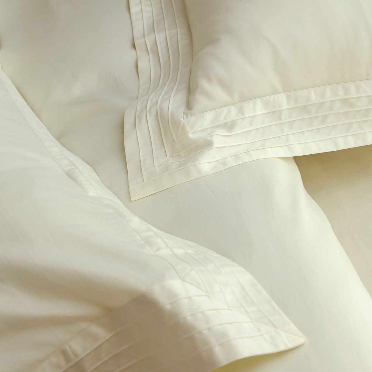 91家纺网 家纺一手货源 找家纺 佳汐蓝家纺 2025新款静奢简约高级质感超细旦天丝棉磨毛系列四件套-热可可 蒙太奇-古董白