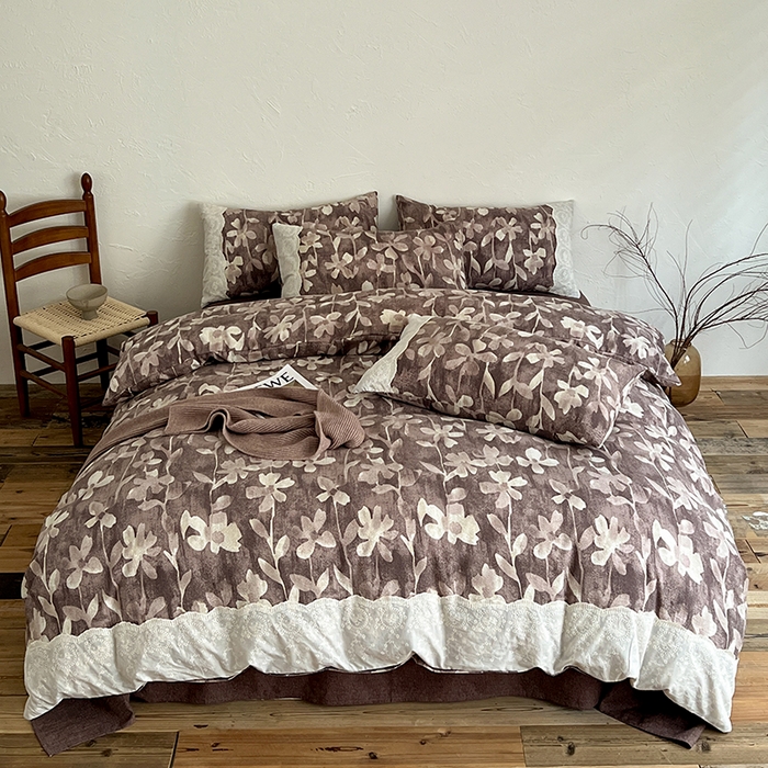 91家纺网 家纺一手货源 找家纺 梦纤绒 2025秋冬新品A类高克重亚麻复古全棉花边侘寂风原麻系列花影棕