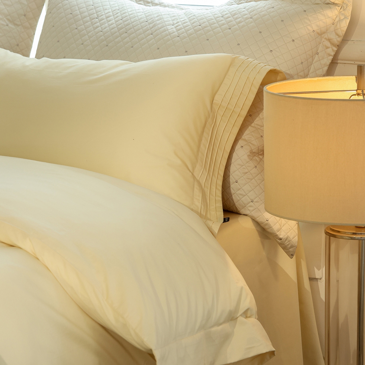 91家纺网 家纺一手货源 找家纺 佳汐蓝家纺 2025新款静奢简约高级质感超细旦天丝棉磨毛系列四件套-热可可 蒙太奇-香草奶油