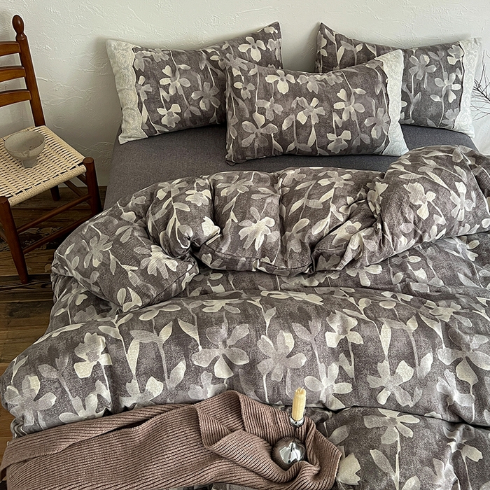 91家纺网 家纺一手货源 找家纺 梦纤绒 2025秋冬新品A类高克重亚麻复古全棉花边侘寂风原麻系列花影灰