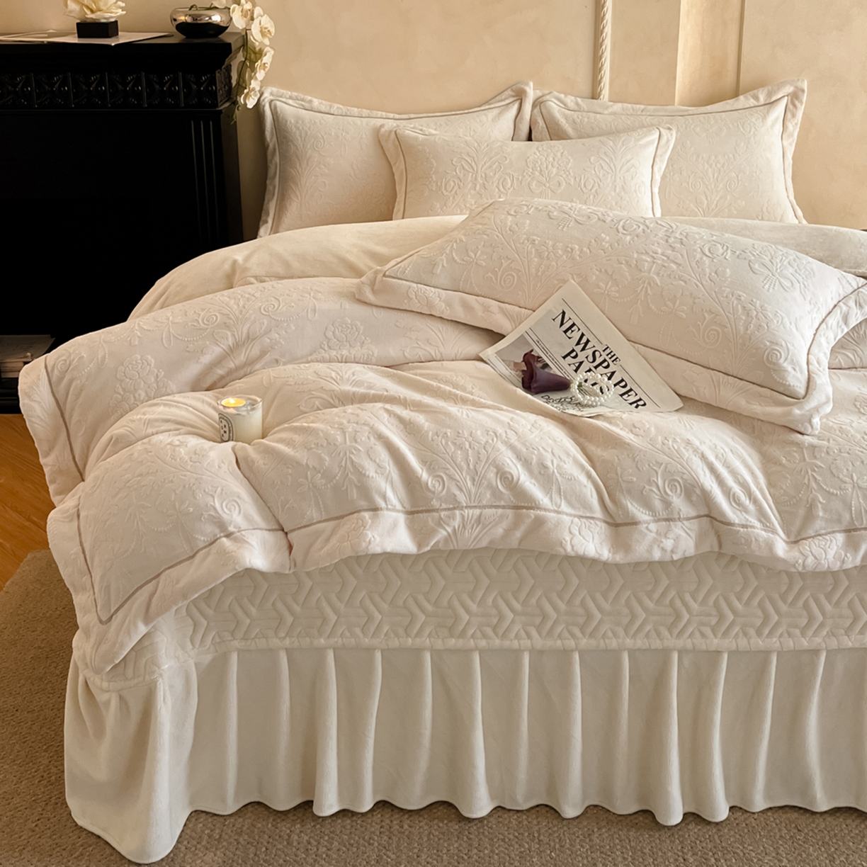 91家纺网 家纺一手货源 找家纺 孟鑫家纺 2025新款加厚全消光雕花牛奶绒床盖四件套-维纳斯系列 奶昔白