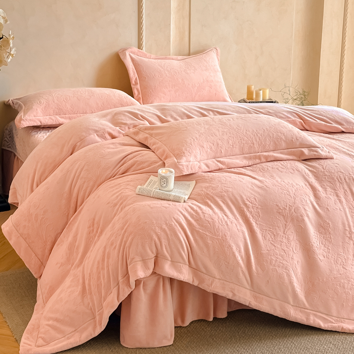 91家纺网 家纺一手货源 找家纺 （总）孟鑫家纺 2025新款加厚全消光雕花牛奶绒床盖四件套-维纳斯系列