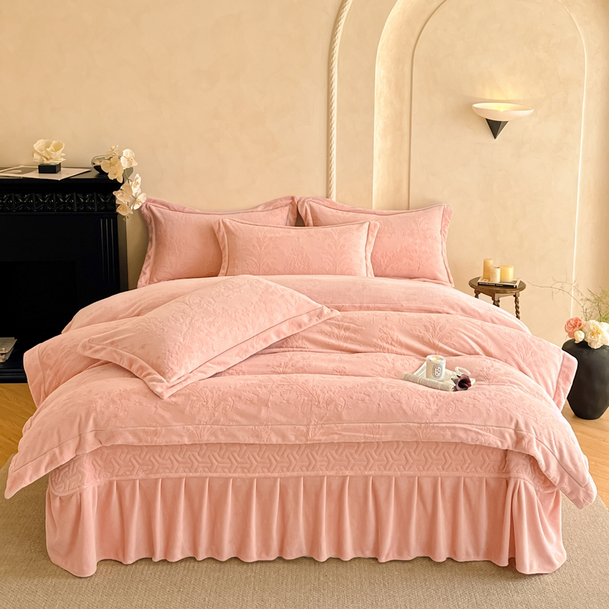 91家纺网 家纺一手货源 找家纺 （总）孟鑫家纺 2025新款加厚全消光雕花牛奶绒床盖四件套-维纳斯系列