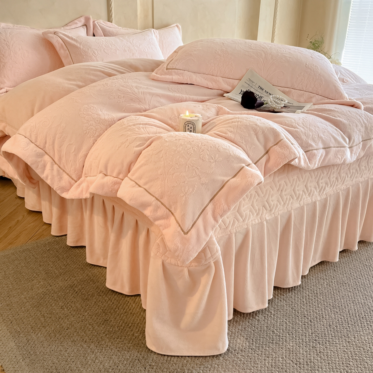 91家纺网 家纺一手货源 找家纺 孟鑫家纺 2025新款加厚全消光雕花牛奶绒床盖四件套-维纳斯系列 樱花粉