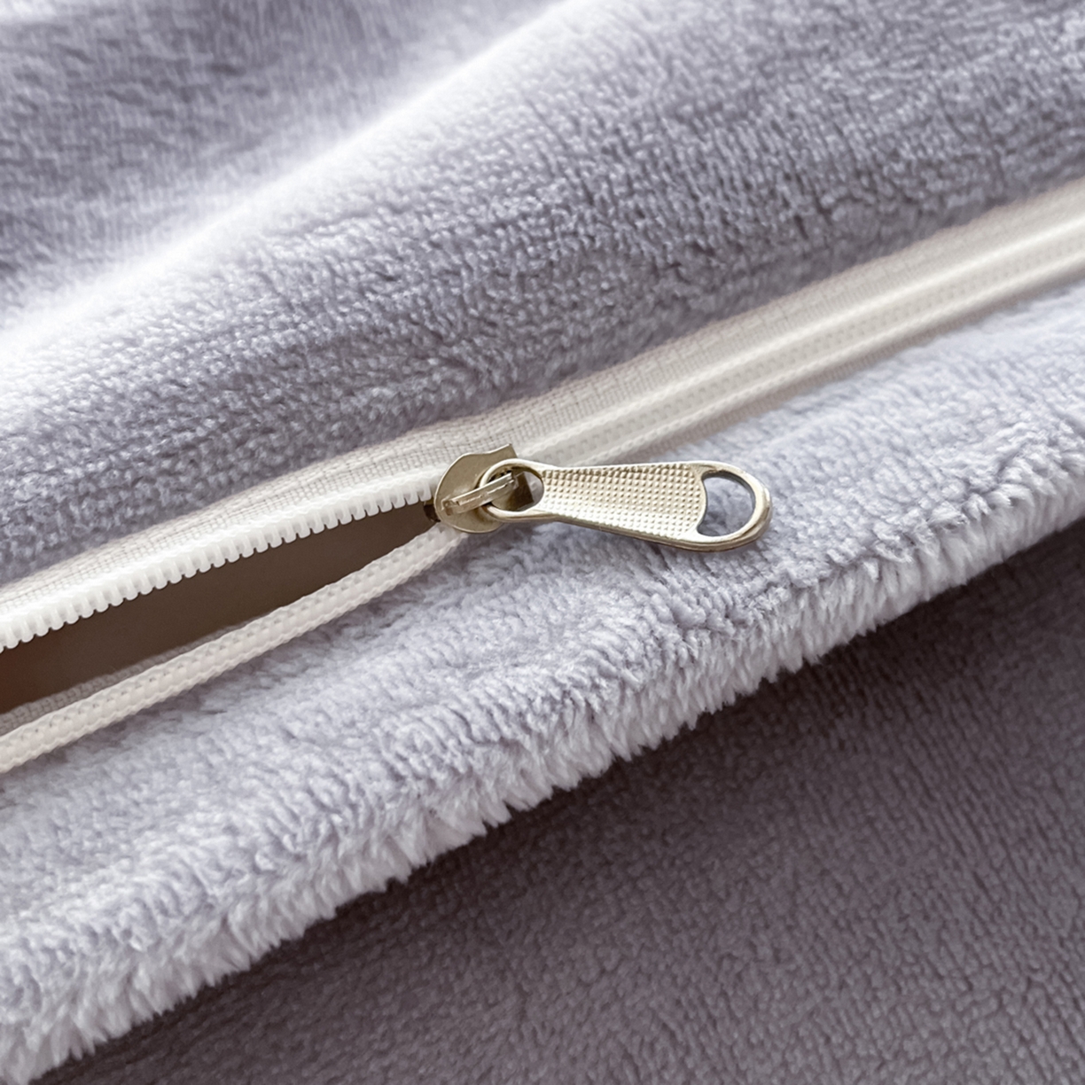 91家纺网 家纺一手货源 找家纺 孟鑫家纺 2025新款加厚全消光雕花牛奶绒床盖四件套-维纳斯系列 香芋紫