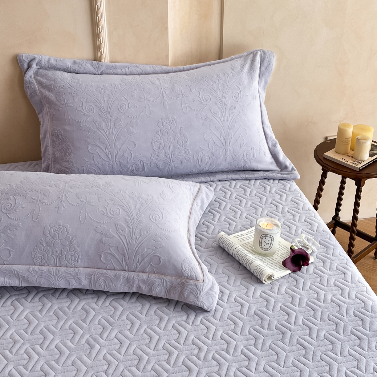 91家纺网 家纺一手货源 找家纺 孟鑫家纺 2025新款加厚全消光雕花牛奶绒床盖四件套-维纳斯系列 香芋紫