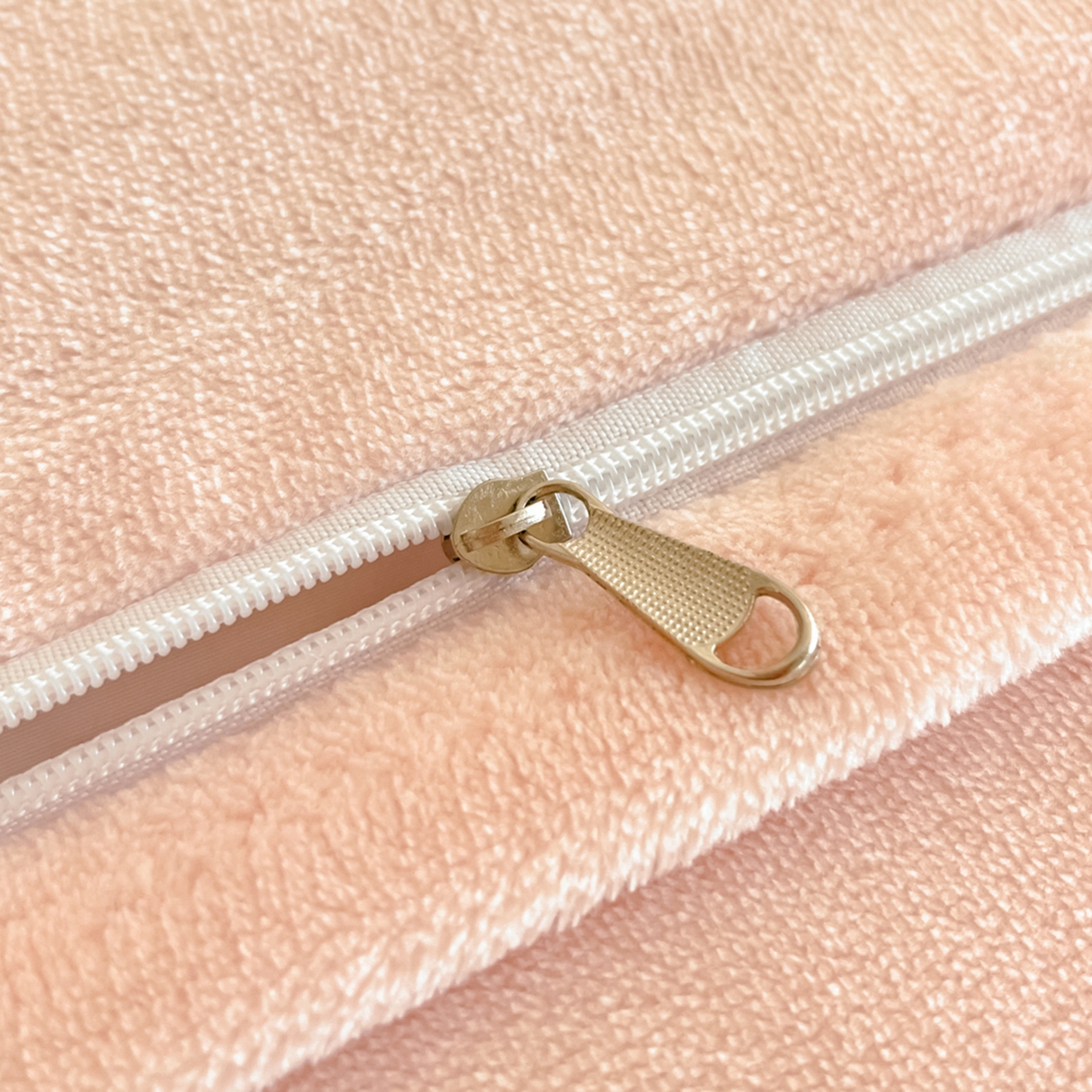 91家纺网 家纺一手货源 找家纺 孟鑫家纺 2025新款加厚全消光雕花牛奶绒床盖四件套-维纳斯系列 樱花粉