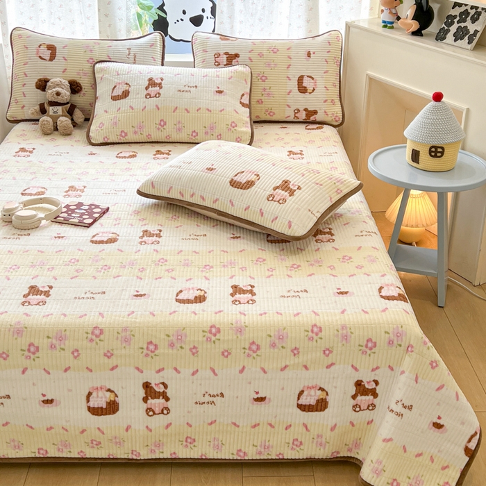 91家纺网 家纺一手货源 找家纺 茉夕家纺 2025新款2025跑量双层纱牛奶绒印花床盖 床盖单件 白桃公主