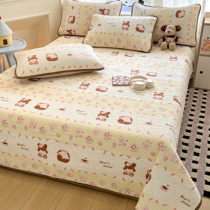 91家纺网 家纺一手货源 找家纺 茉夕家纺 2025新款2025跑量双层纱牛奶绒印花床盖 床盖单件 白桃公主