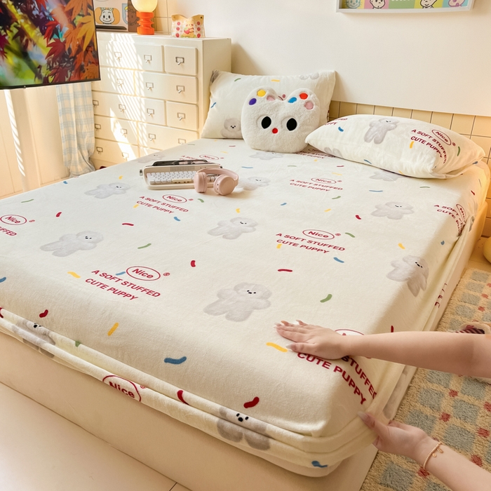 91家纺网 家纺一手货源 找家纺 （总）爱彼家纺 2025新款高克重牛奶绒卡通床笠单床笠单件