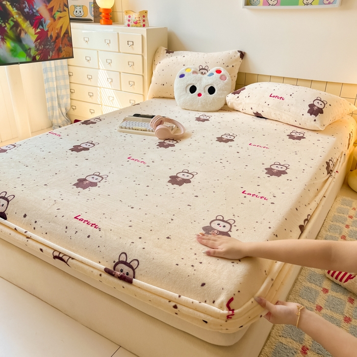 91家纺网 家纺一手货源 找家纺 （总）爱彼家纺 2025新款高克重牛奶绒卡通床笠单床笠单件