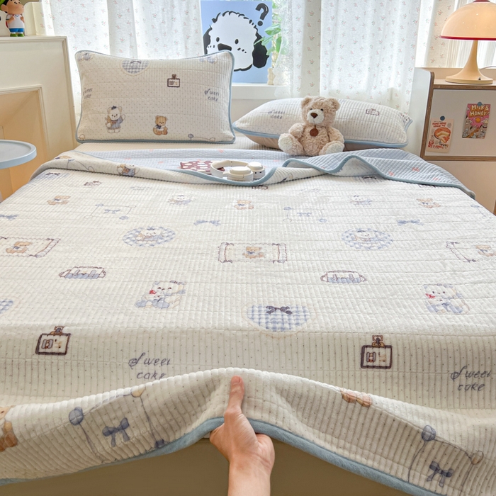 91家纺网 家纺一手货源 找家纺 茉夕家纺 2025新款2025跑量双层纱牛奶绒印花床盖 床盖单件 贝果宝贝