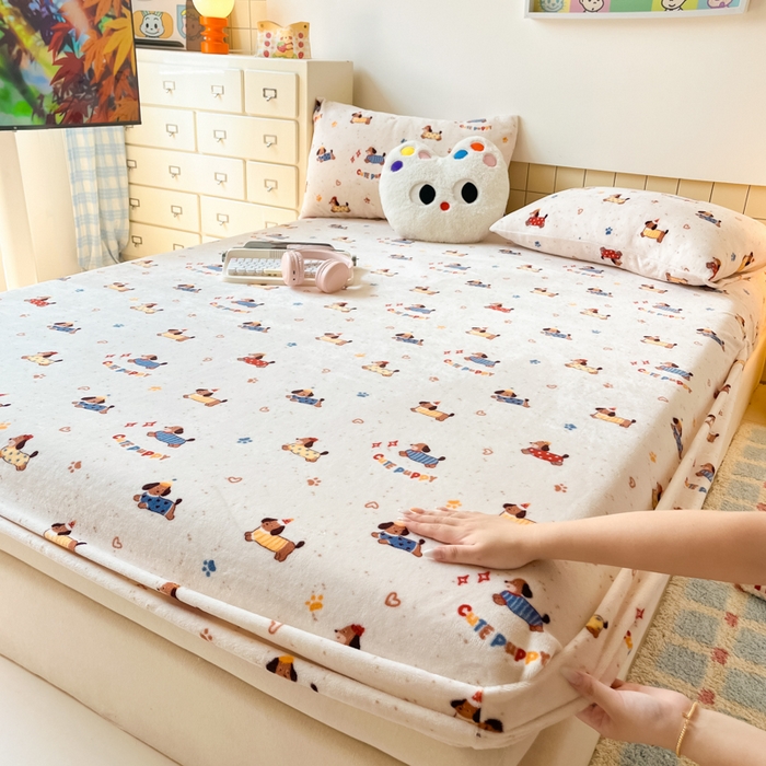 91家纺网 家纺一手货源 找家纺 （总）爱彼家纺 2025新款高克重牛奶绒卡通床笠单床笠单件